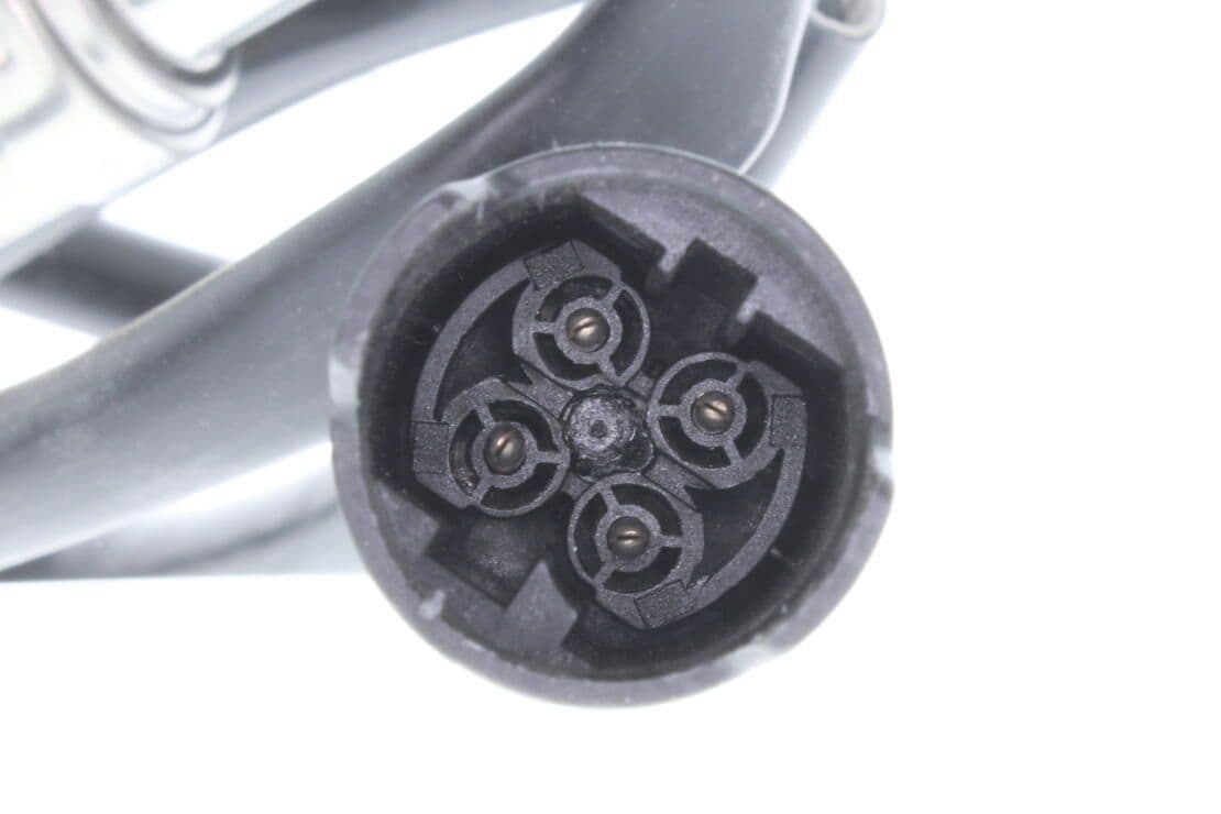 370-V20-76-0023 - Image 2