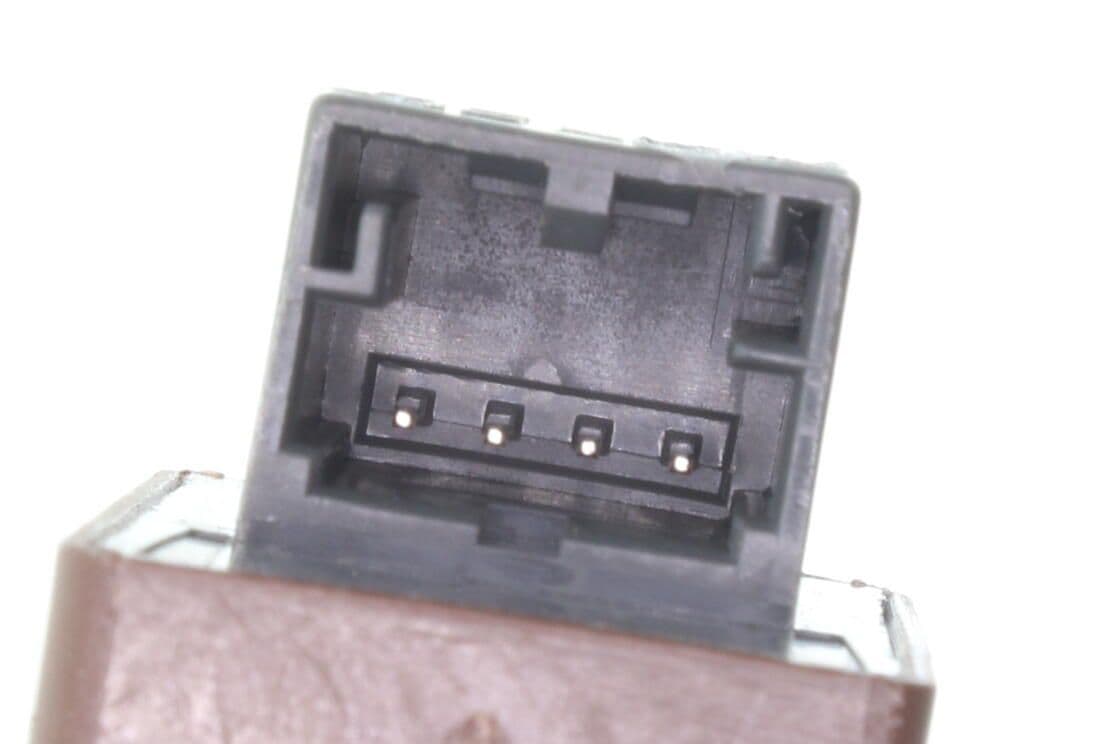 370-V10-73-0436 - Image 2