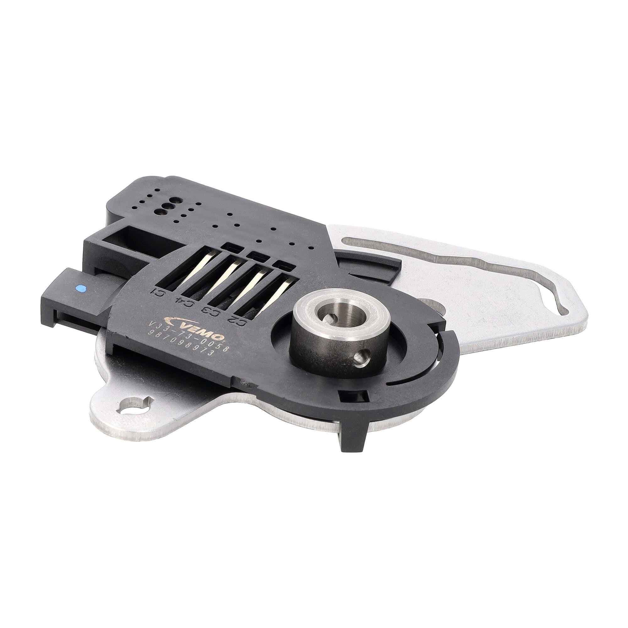 370-V33-73-0058 - Image 2